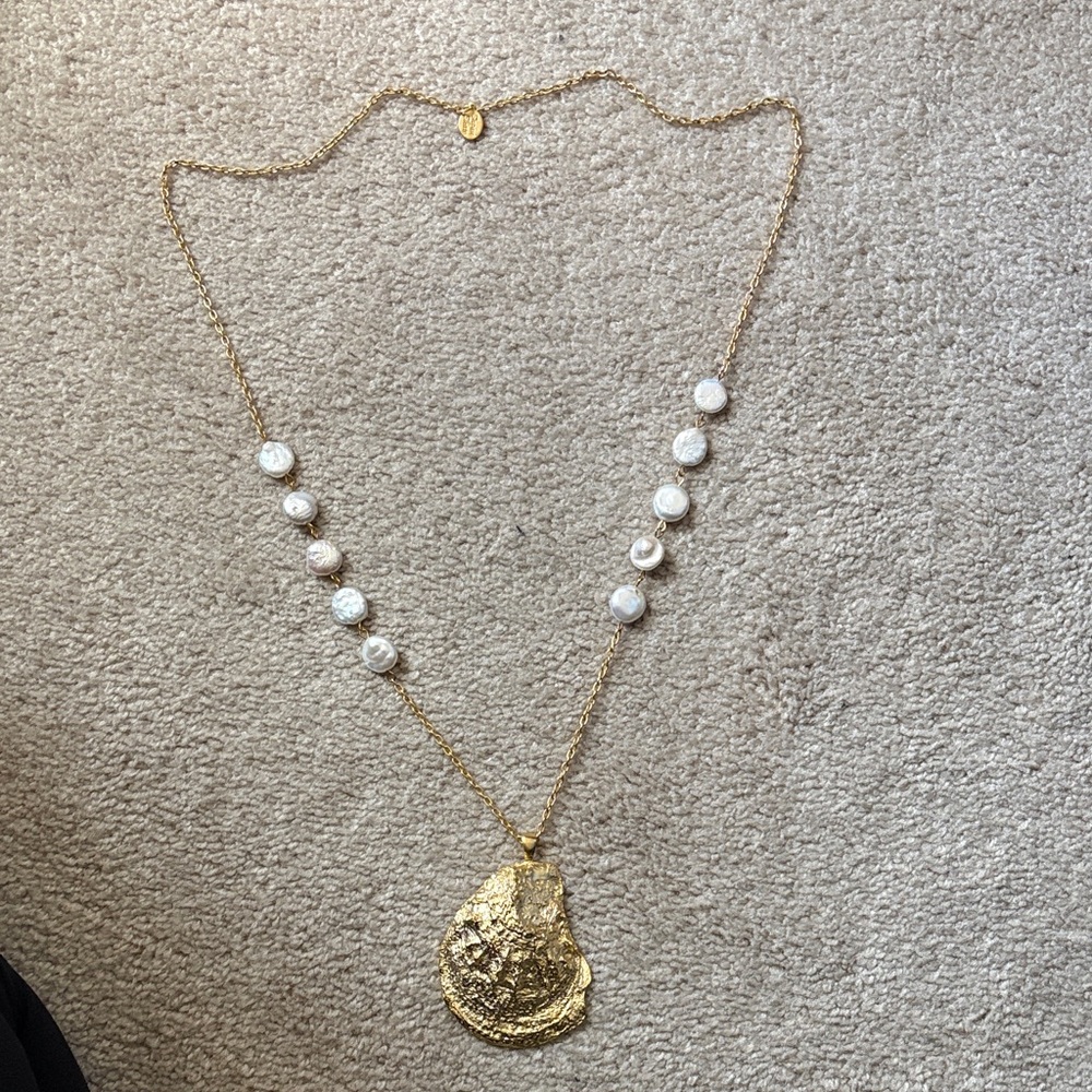 Gold-Tone Necklace with White Coin Pearls and Textured Pendant